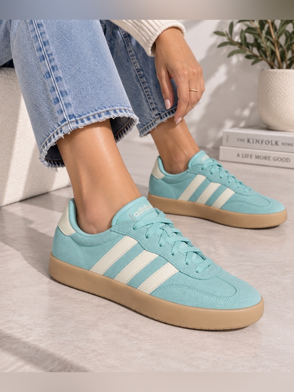Adidas Barreda Women’s Light Aqua Blue Sneakers Gum Sole Retro Shoes Sz 8.5